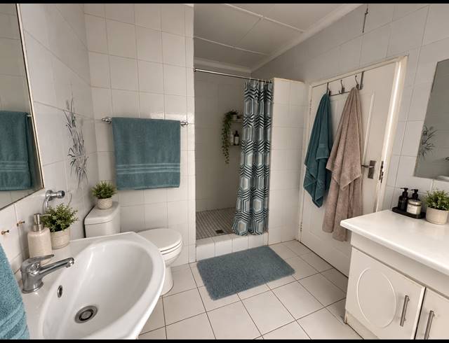 3 BEDROOM HOUSE FOR SALE IN SOPHIATOWN